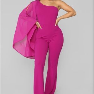 Women’s Size XS Magenta Holiday Jumpsuit🦄